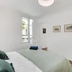 Stylish And Modern Apt Paris Quartier Latin