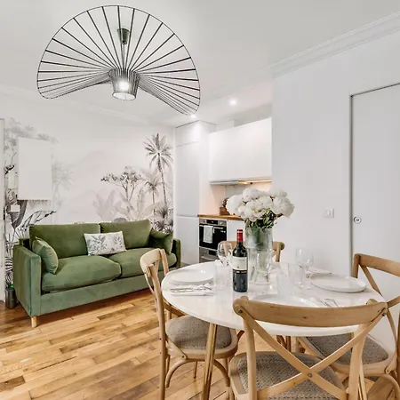 Stylish And Modern Quartier Latin Apartment