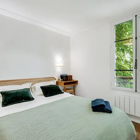 Stylish And Modern Quartier Latin * Paris