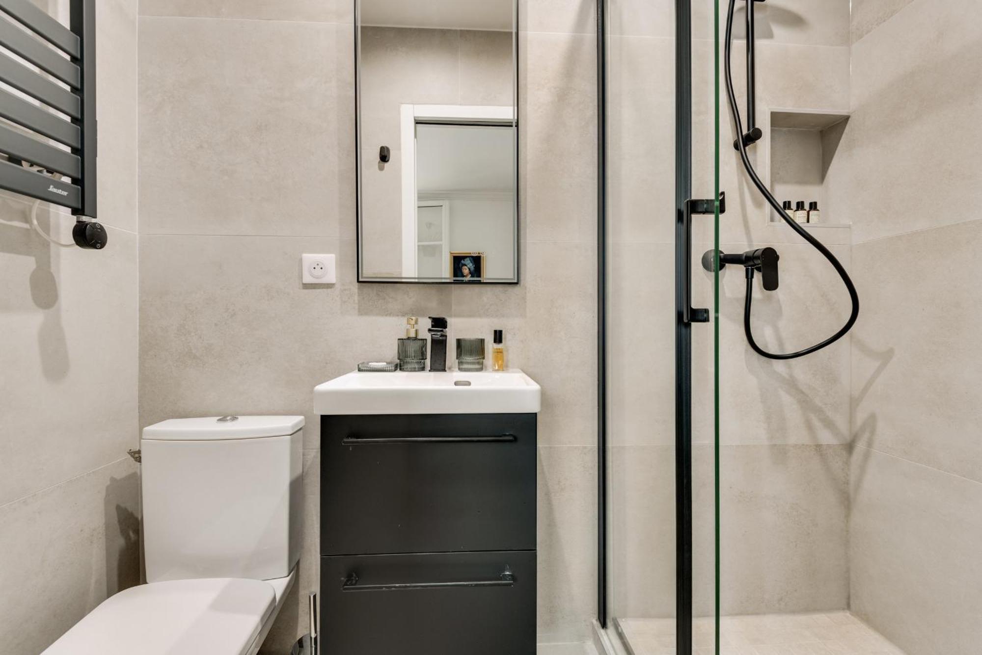 Stylish And Modern Quartier Latin Apartment Paris